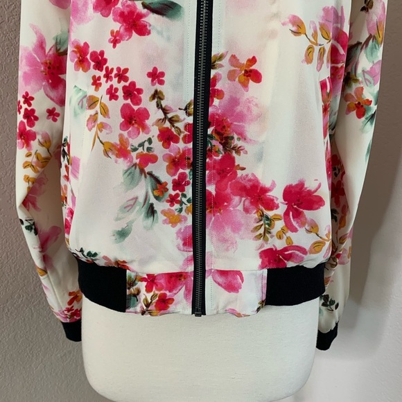 Sanctuary Bomber Floral Jacket Size Medium - Picture 5 of 8